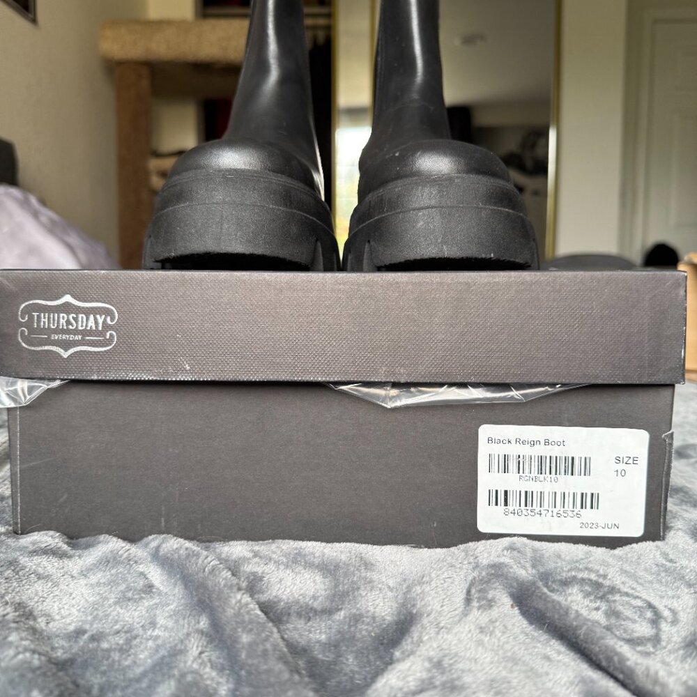 Thursday Boot Company Reign Chelsea Boots Women’s Size 10 - Picture 8 of 8